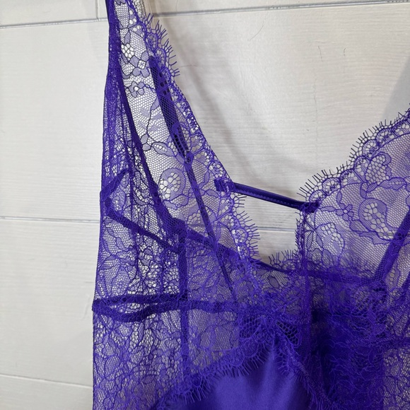 Victoria's Secret NWOT Elegant Purple Lace Chemise Slip Size Medium - Picture 4 of 9